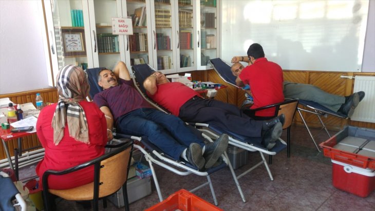 Seydişehir’de din görevlileri kan bağışında bulundu