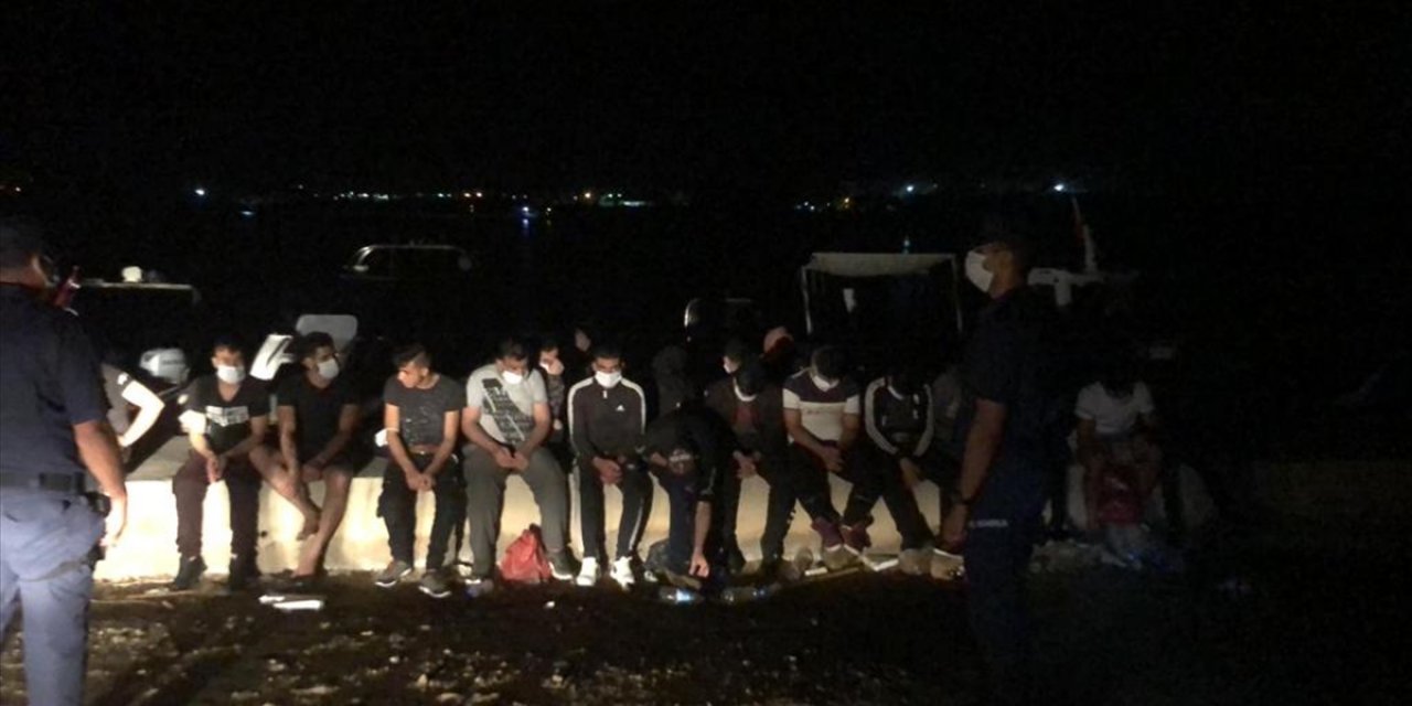 Antalya'da iki teknede 30 yabancı uyruklu yakalandı