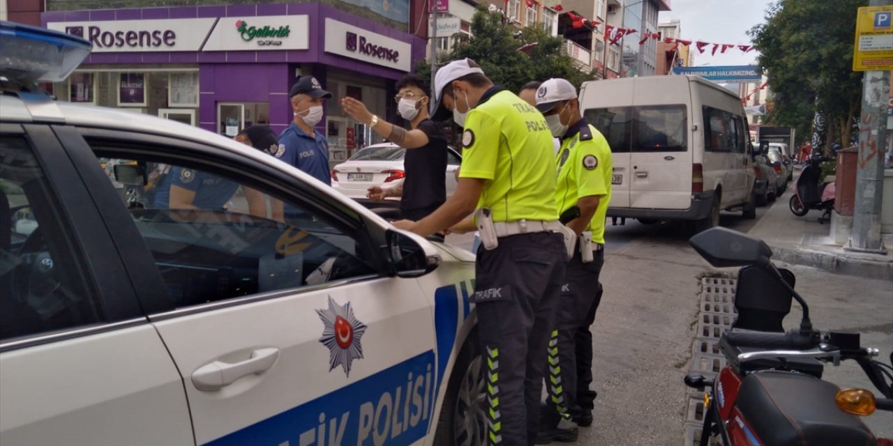 Uygulamada ceza yazılmasına kızıp sigara yaktı, bir de maske cezası yedi