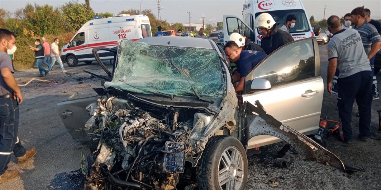 İki otomobilin çarpıştığı kazada 1 kişi öldü, 1 kişi yaralandı