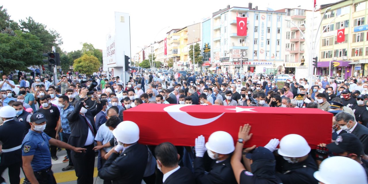 Konya şehidine veda etti