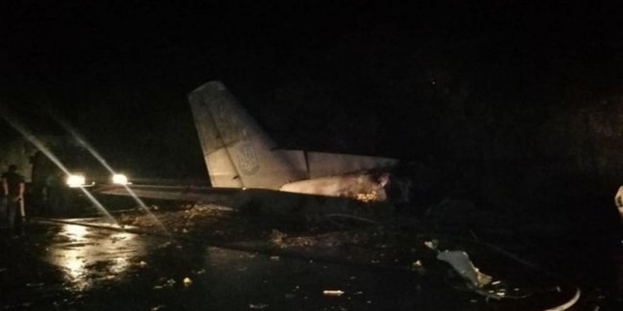 Ukrayna'da askeri uçak düştü! Çok sayıda ölü var