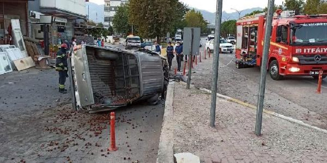 Kamyonet beton bariyere çarptı, sürücü hayatını kaybetti