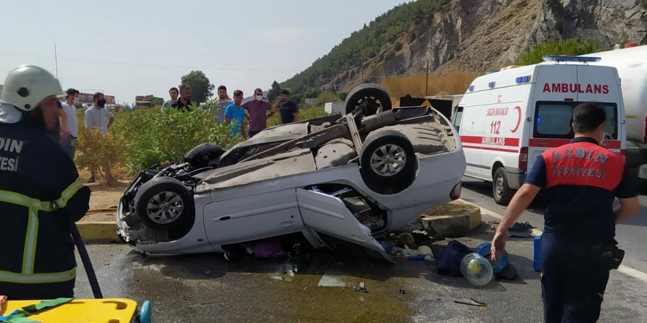 Bariyerlere çarparak devrilen otomobilin sürücüsü öldü, 2 kişi yaralandı