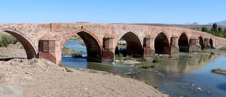 'Ecdadın mühendislik harikası' köprü yüzyıllardır ayakta