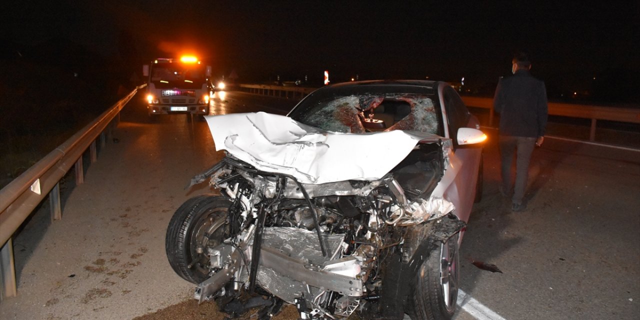 Feci kaza! Otomobilin çarptığı yaya öldü, iki kişi yaralandı