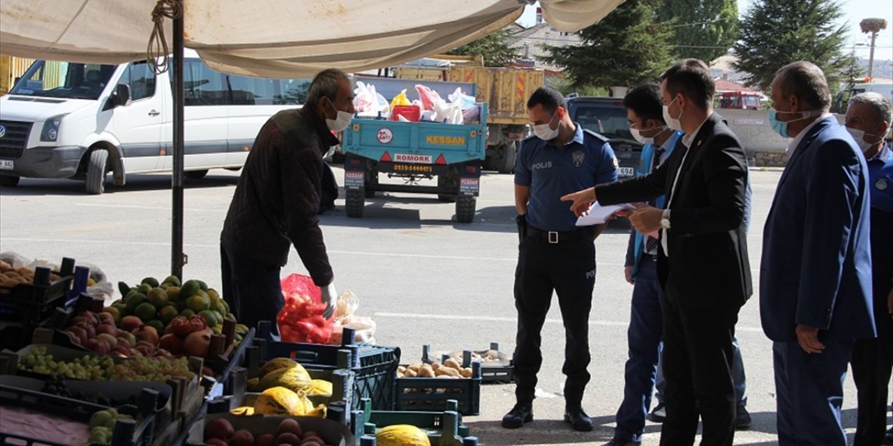 Konya’nın sıfır vakalı ilçesinde Kaymakam koronavirüs denetimine çıktı