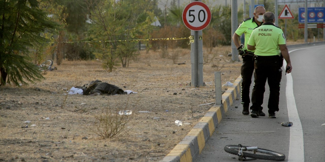 Feci kaza! Otomobilin çarptığı bisikletin sürücüsü öldü