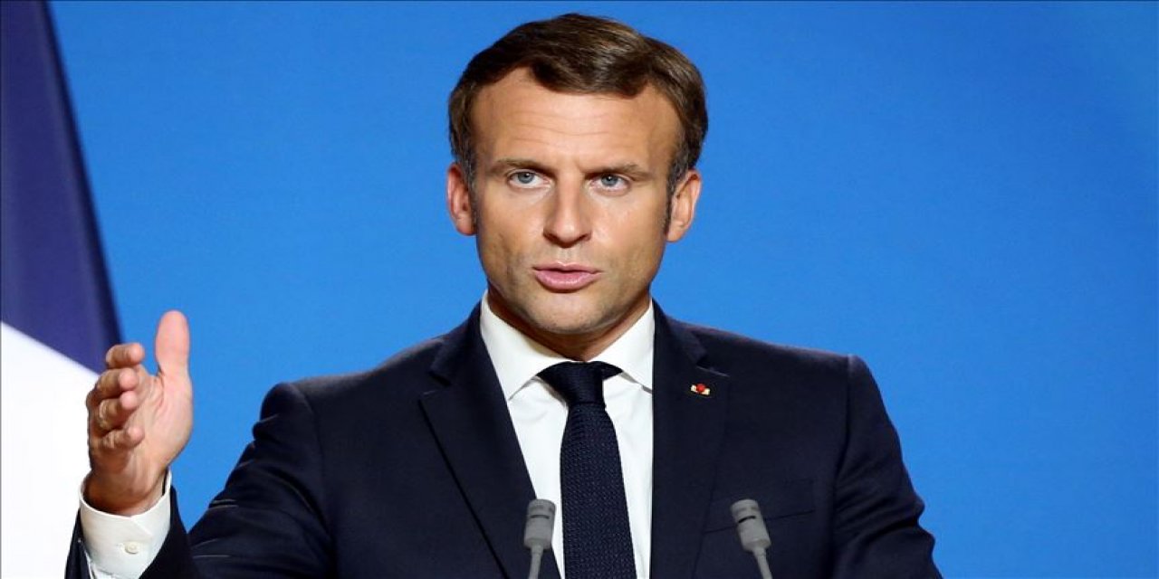 Macron'un İslam'ı hedef alması Fransa'da başörtü karşıtlarını harekete geçirdi