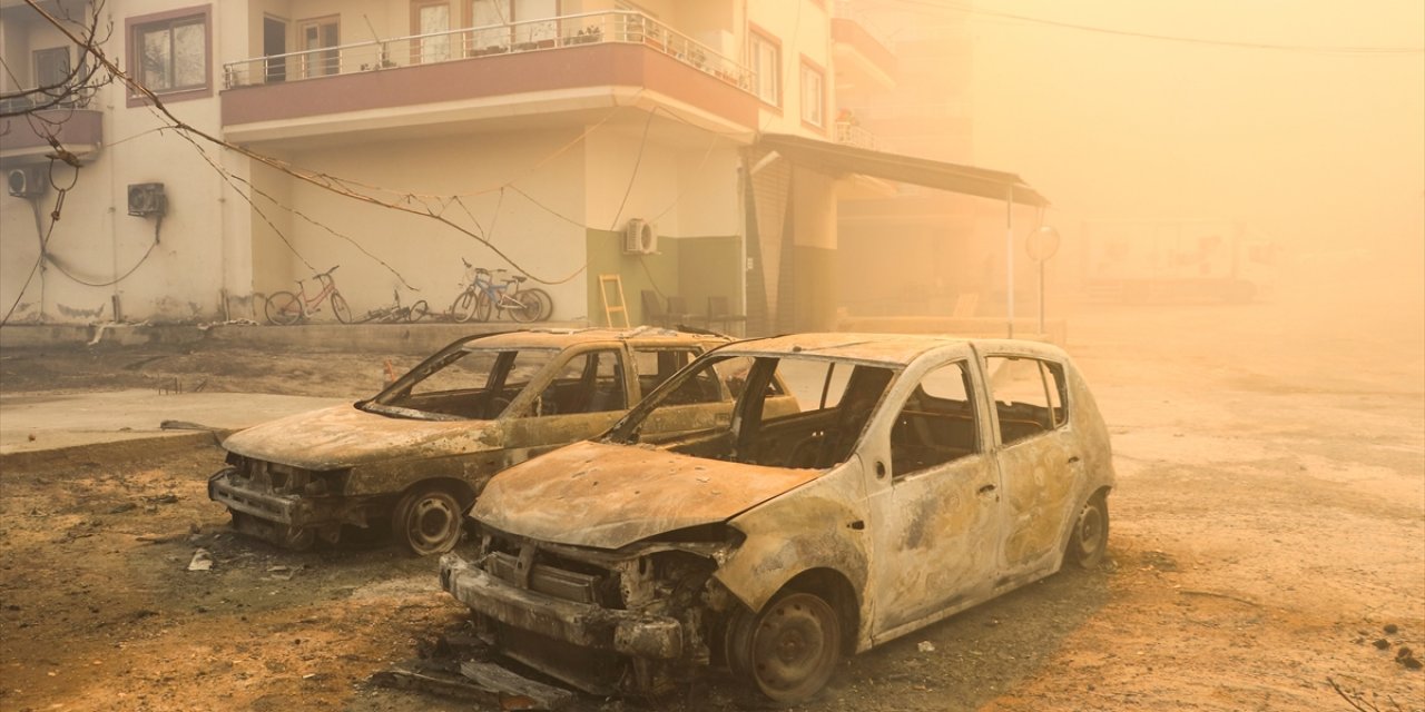 Ortalık tuz duman! Hatay'da çıkan orman yangını 3 ilçeye yayıldı