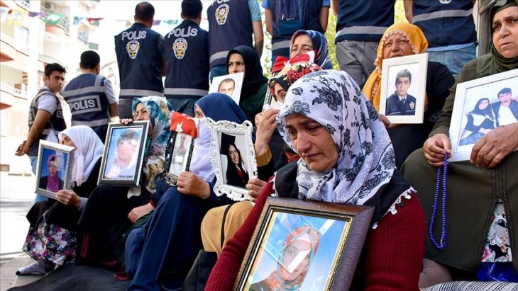 Diyarbakır anneleri 34 gündür çocukları için bekliyor