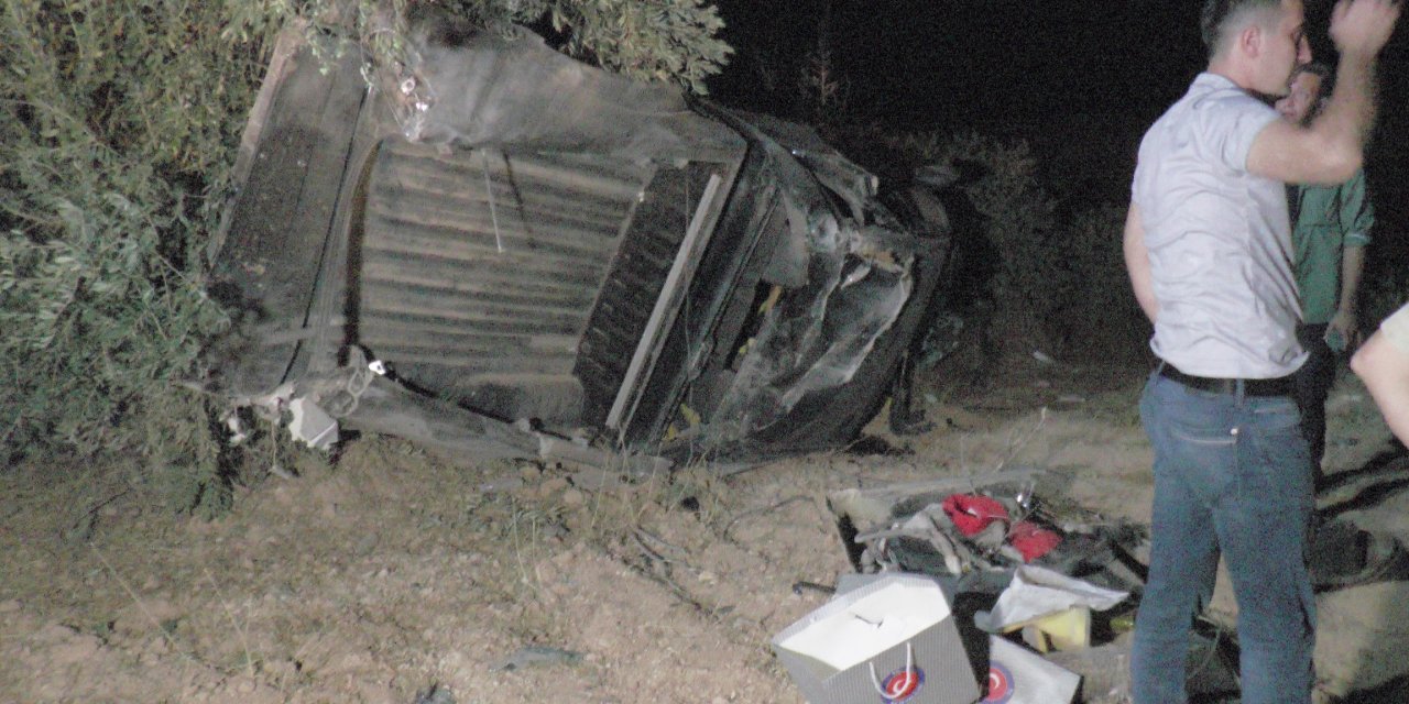 Polis aracı şarampole devrildi: 2 yaralı