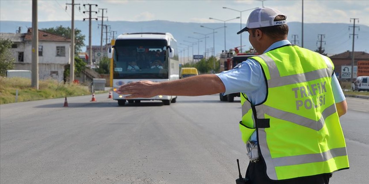 Ülke genelinde emniyet kemeri denetimi! İki günde 19 bin 667 kural ihlali