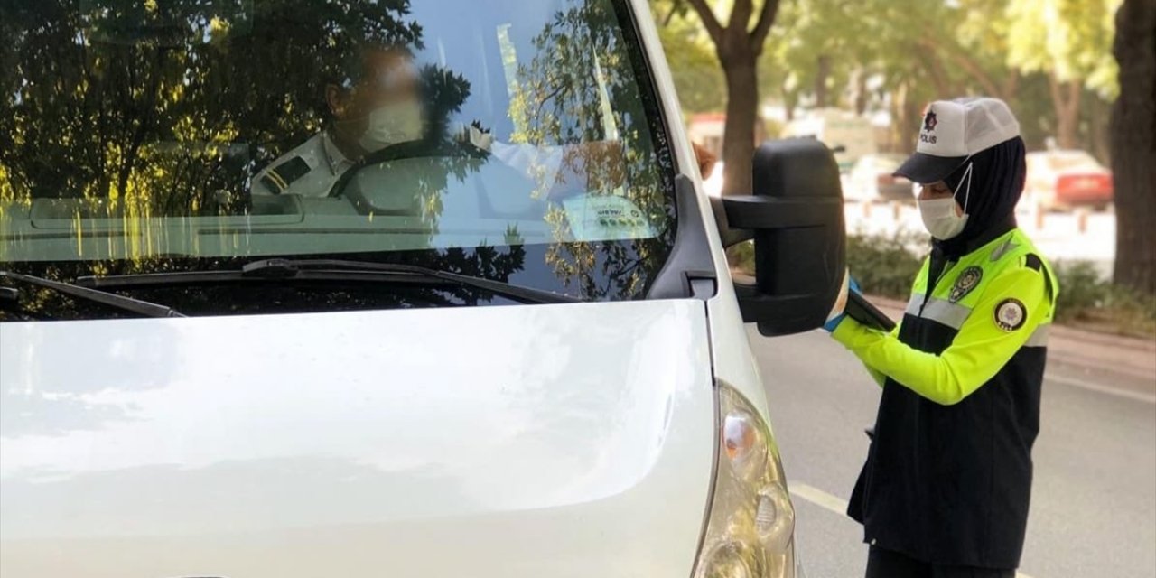 Konya'da öğrenci servislerine sıkı denetim! 2 araç trafikten men edildi