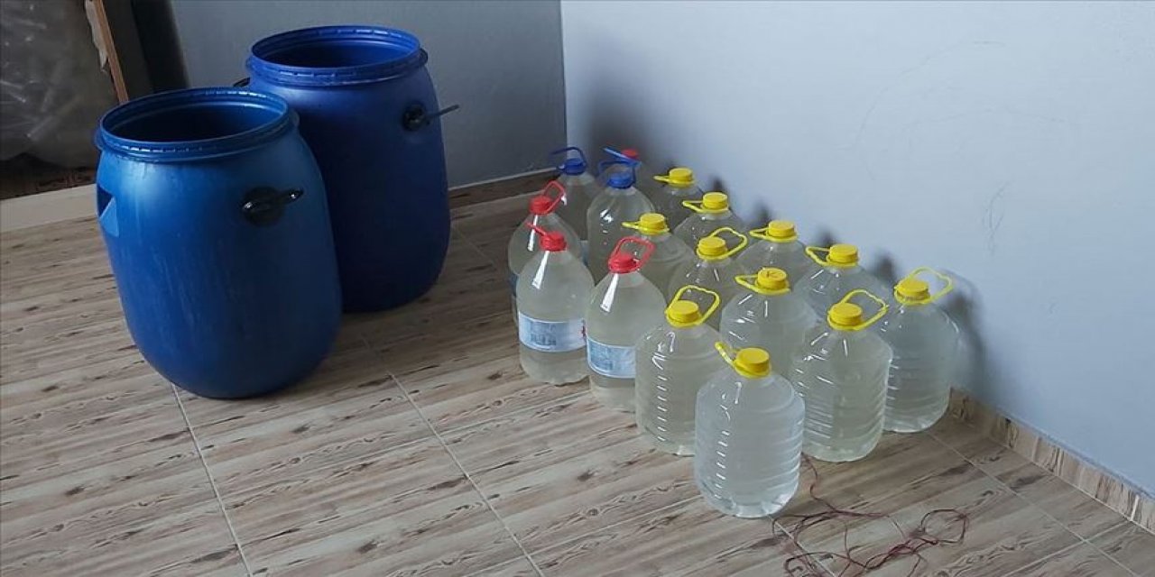 Operasyonlar sürüyor! 1585 litre sahte içki daha ele geçirildi