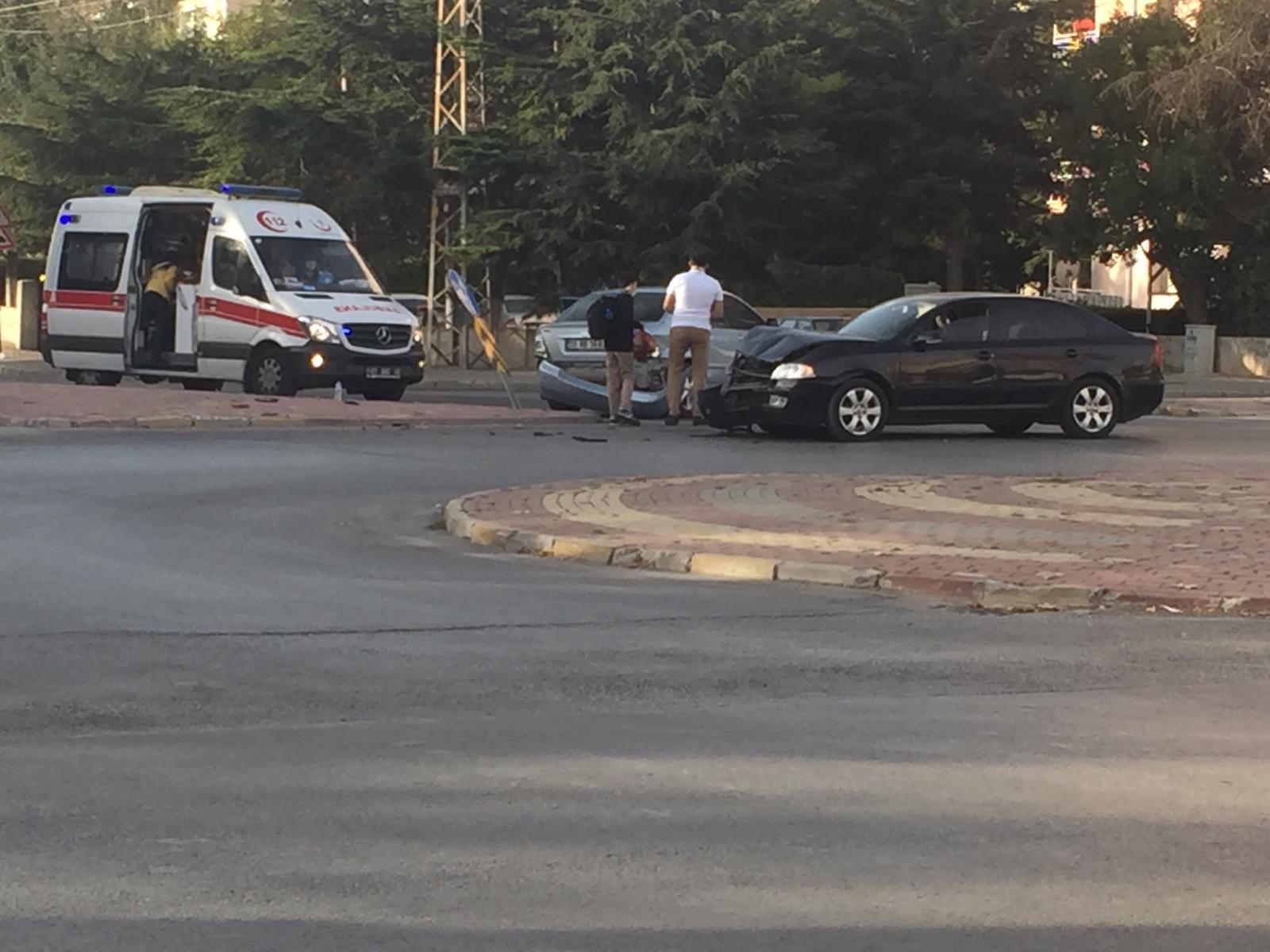 Konya’da 2 otomobil çarpıştı: 2 yaralı