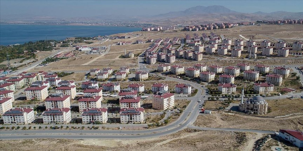 Van, 2011 depreminden sonra devletin imkanlarıyla yeniden inşa edildi