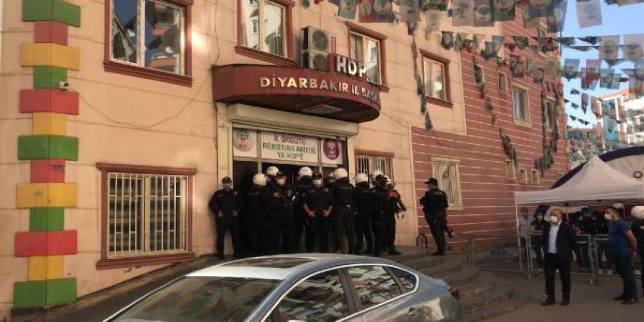 HDP Diyarbakır il binasında polis arama yapıyor
