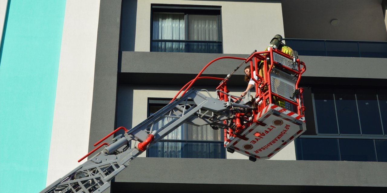 Yangın çıkan apartmanda can pazarı! 8 kişi mahsur kaldı