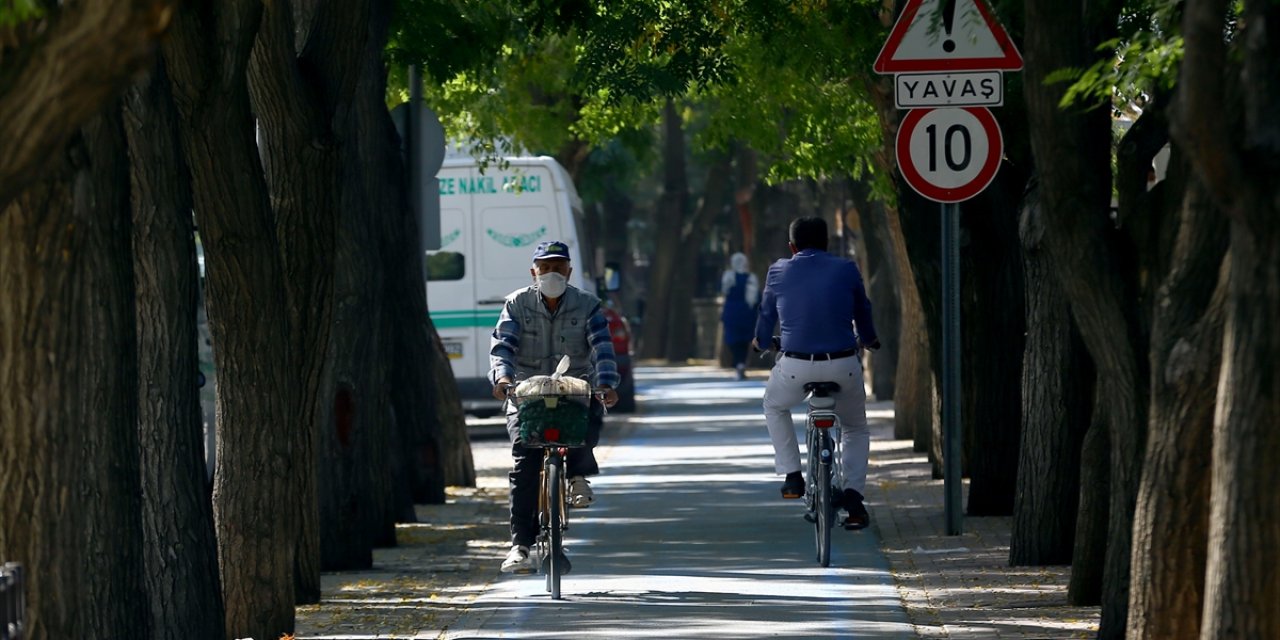 Hem ekonomik hem sağlıklı ulaşım aracı bisiklet Konya'da her yaştan vatandaşın tercihi