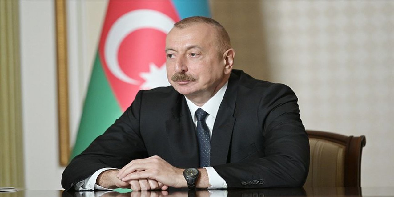 Aliyev, İzmir depremi dolayısıyla Erdoğan'ı arayarak yardıma hazır olduklarını bildirdi