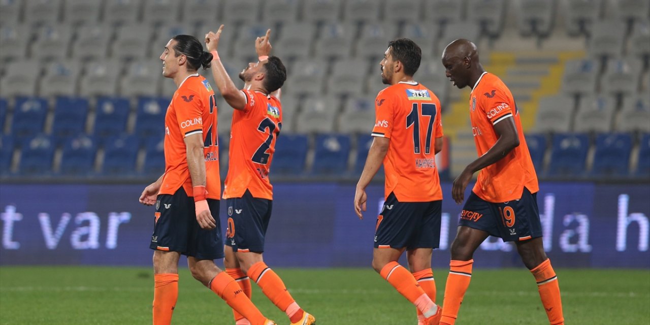 Konyaspor maçı öncesi Başakşehir'de bir futbolcuda Kovid-19 tespit edildi