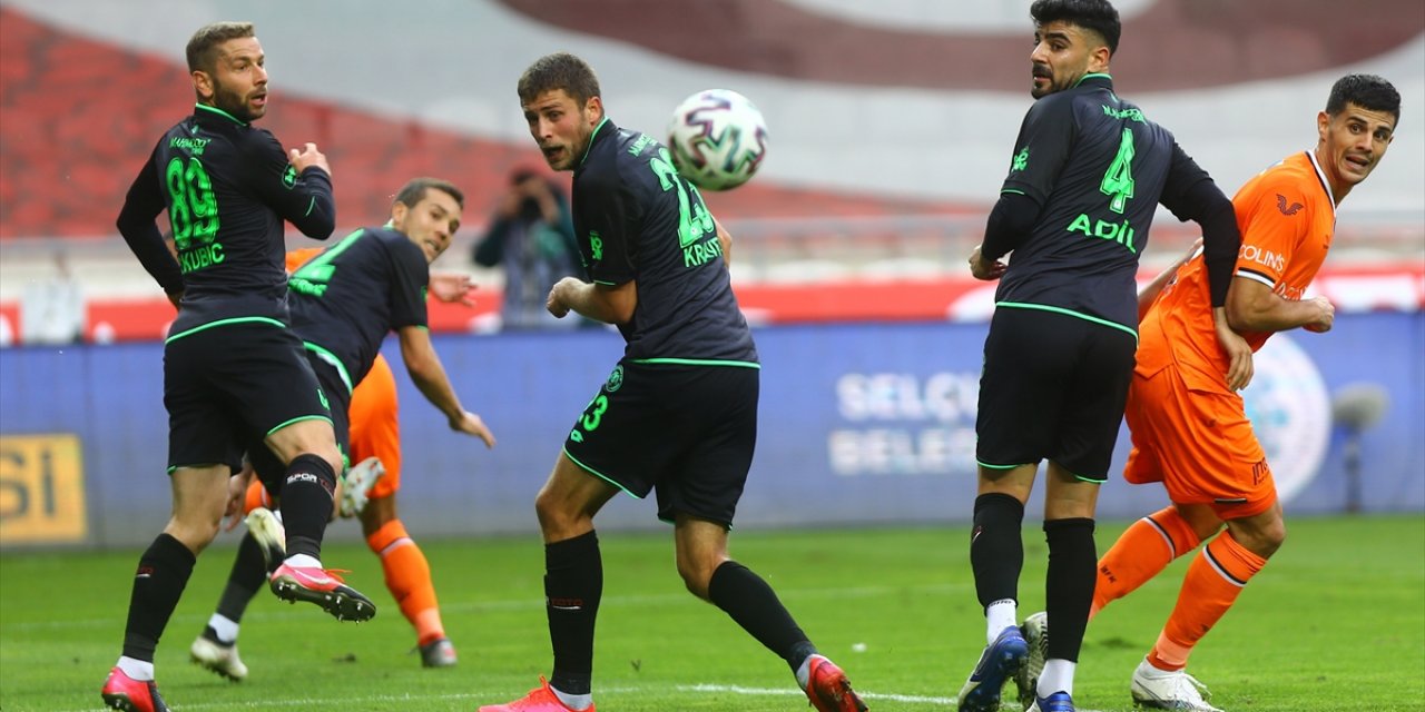 Sakat futbolcularından yoksun Konyaspor, sahasında Başakşehir'e mağlup oldu