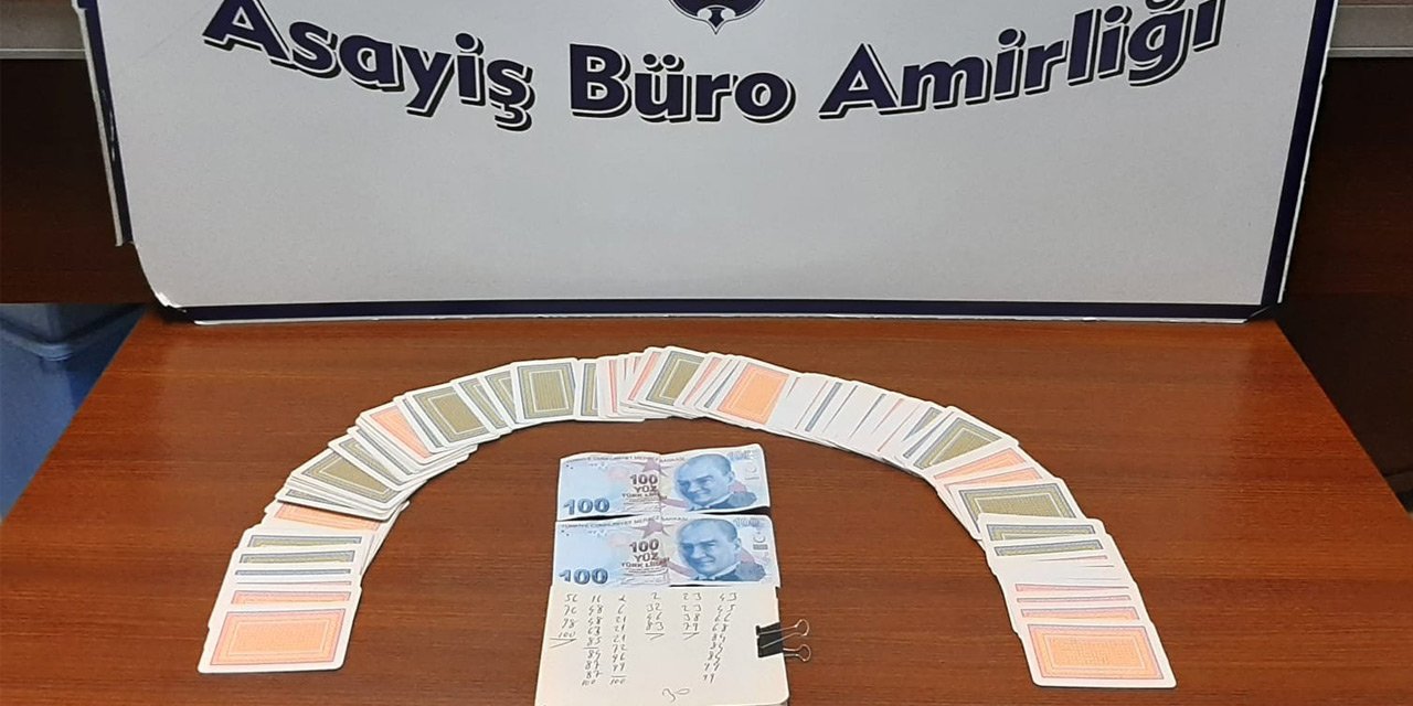 Akşehir'de kahvehaneye kumar baskını