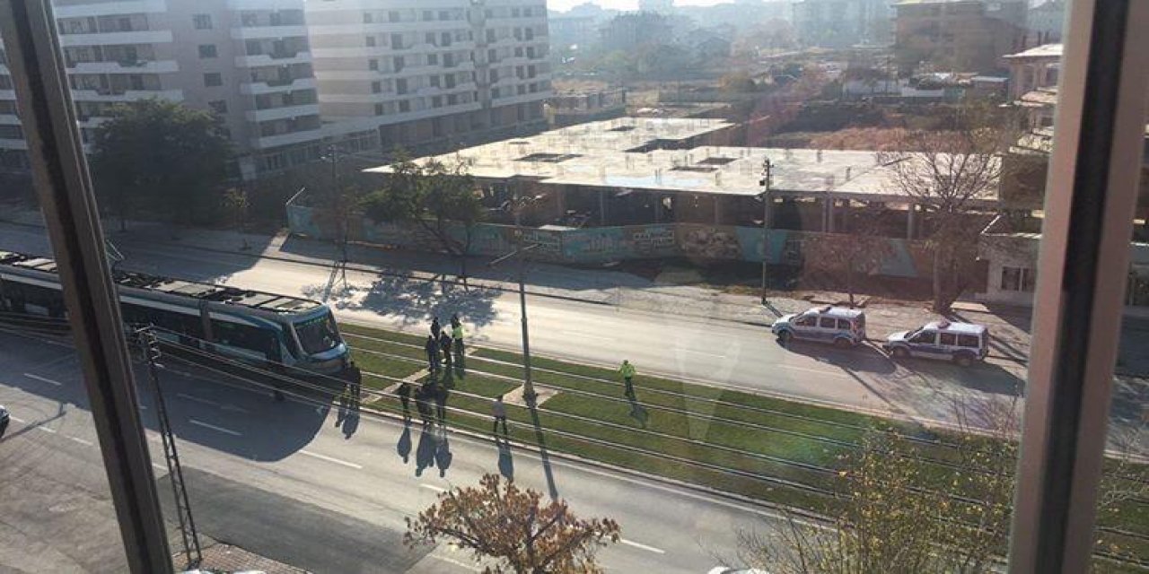Konya’da tramvay yayaya çarptı