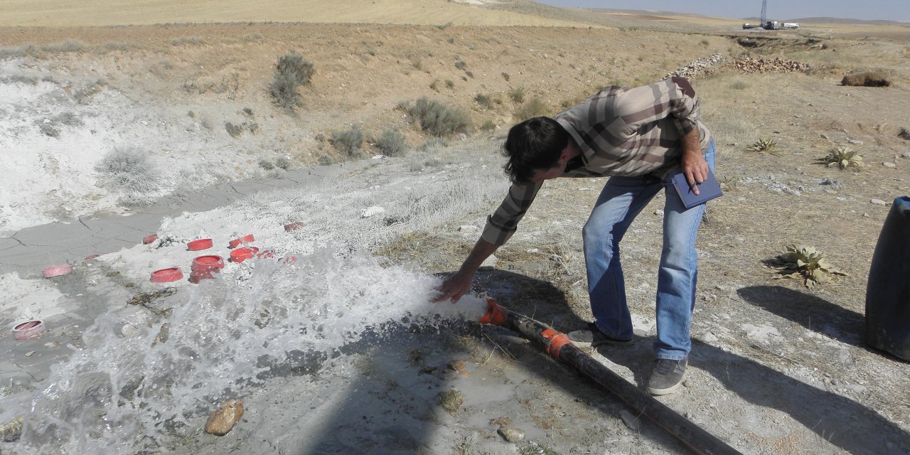 Konya Büyükşehir Belediyesi 11 ilçede daha su hasretini giderdi