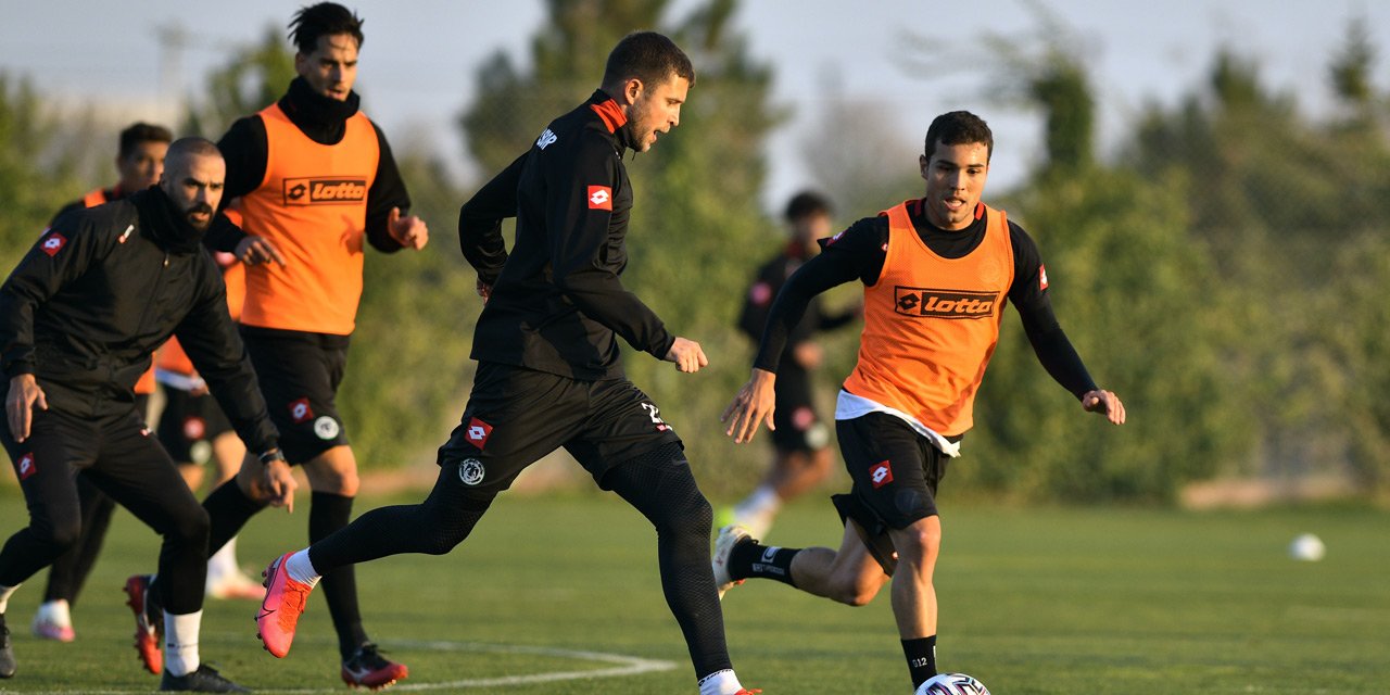 Konyaspor'da sakatlıktan kurtulan futbolcular Kasımpaşa maçının hazırlıklarına katıldı