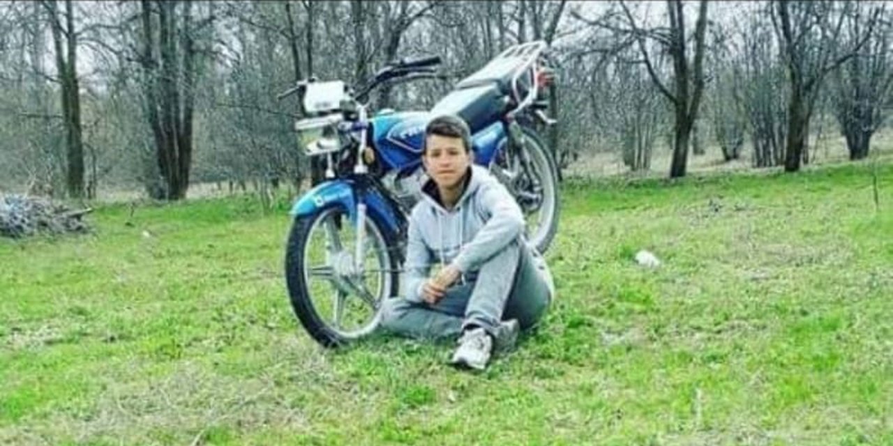 Minibüsle çarpışan motosikletin 14 yaşındaki sürücüsü hayatını kaybetti