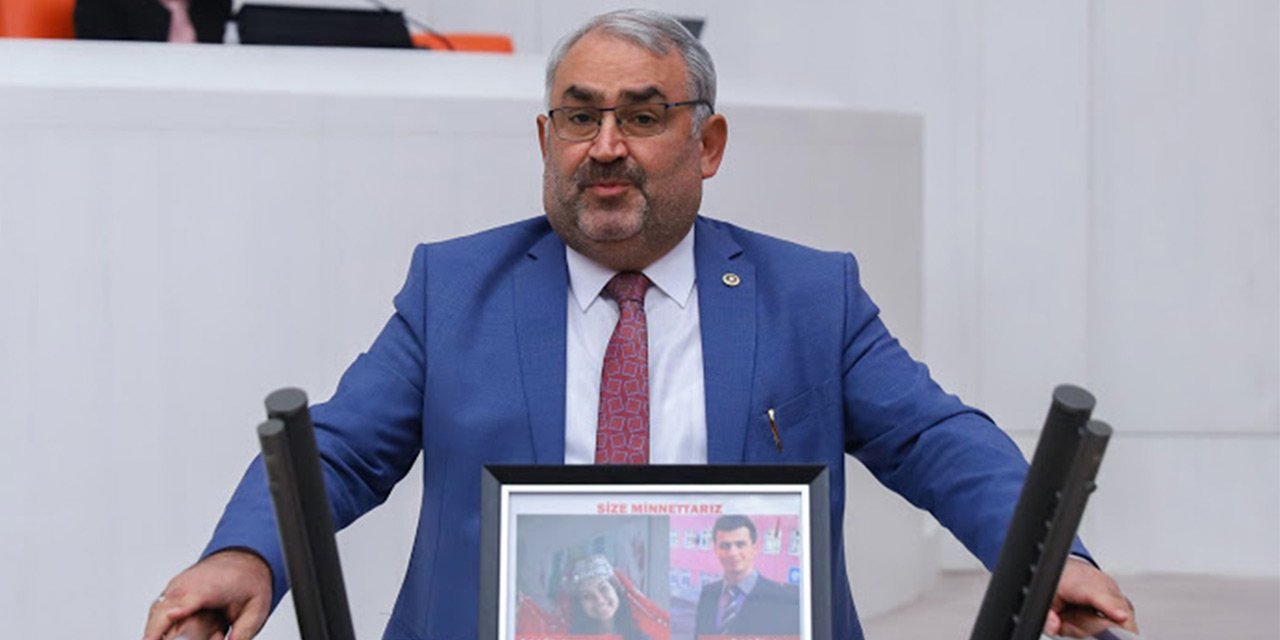 Konya Milletvekili Halil Etyemez, TBMM’de şehit öğretmenlerin fotoğrafıyla kürsüye çıktı