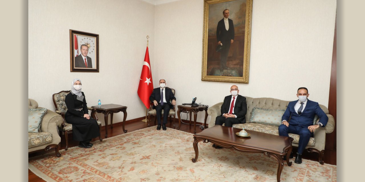 Öğretmenler Konya Valisi Özkan'ı ziyaret etti