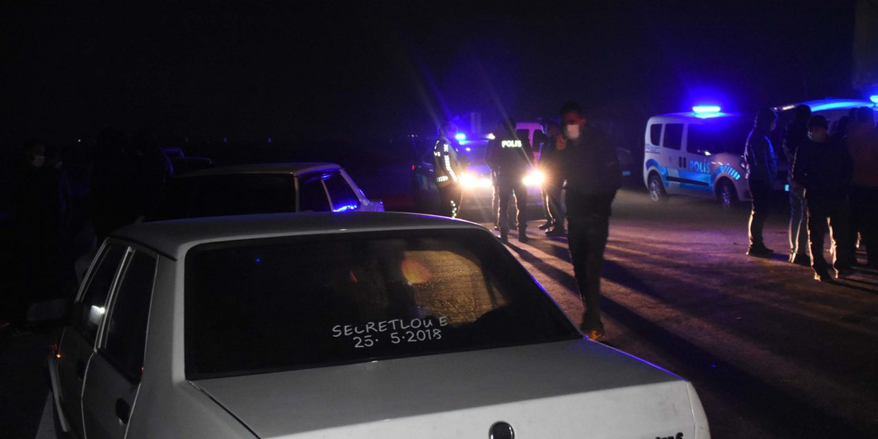 Konya'da kısıtlama saatlerinde otomobil yarışı için buluşan 63 kişi yakalandı
