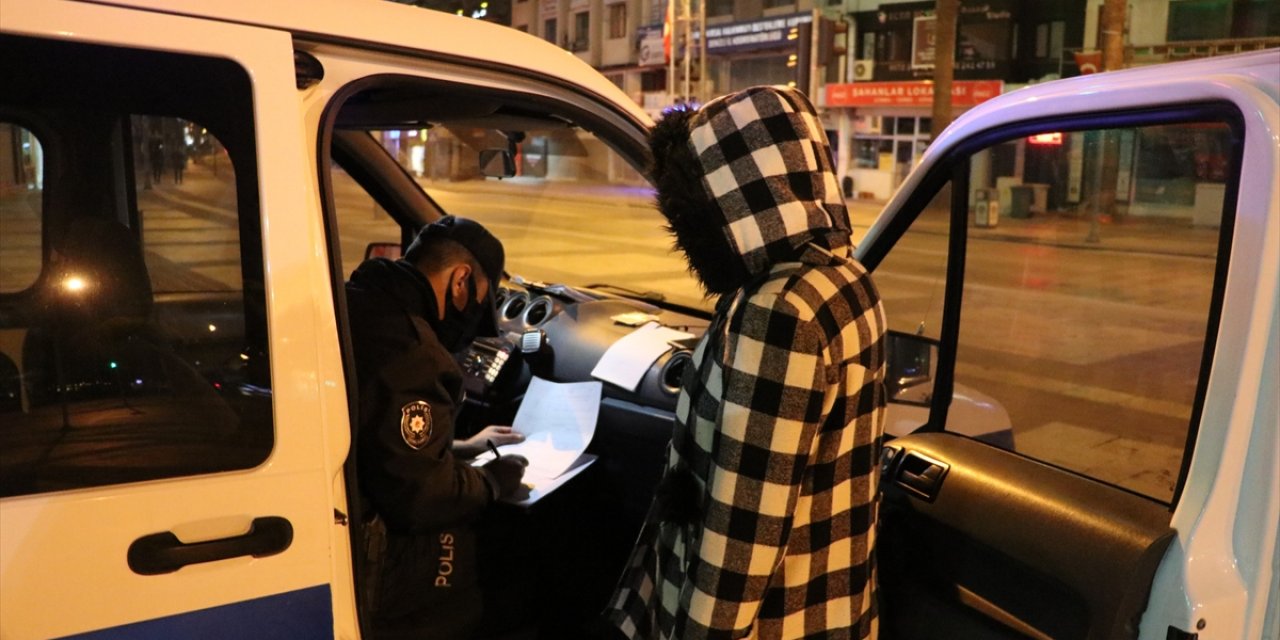 Aranan kişiyle yasakta sokağa çıktı, "Canımız sıkıldı, sokağa çıktık. Kimse karışamaz" dedi