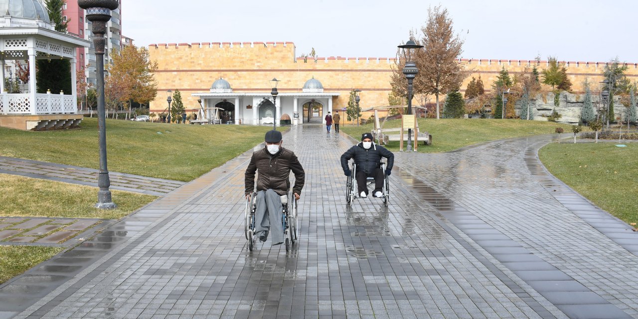 Konya'da Ecdat Bahçesi ve yaya üst geçitlerine “erişilebilirlik belgesi”