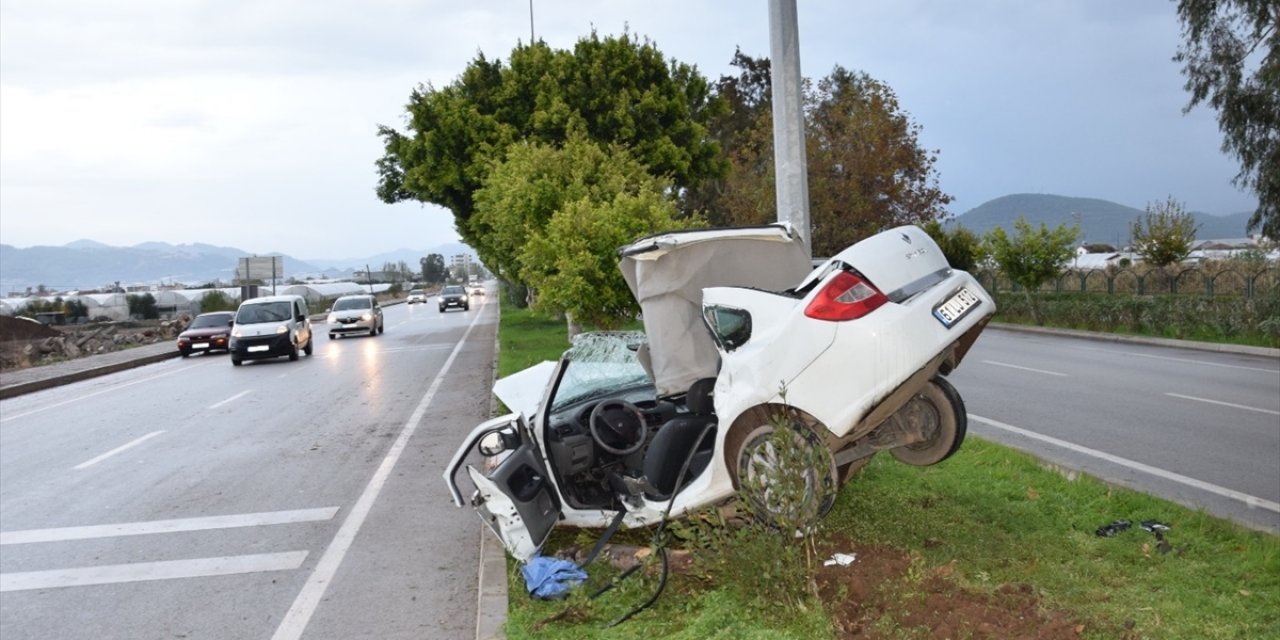 Feci kazada otomobil hurdaya döndü! Sürücü hayatını kaybetti