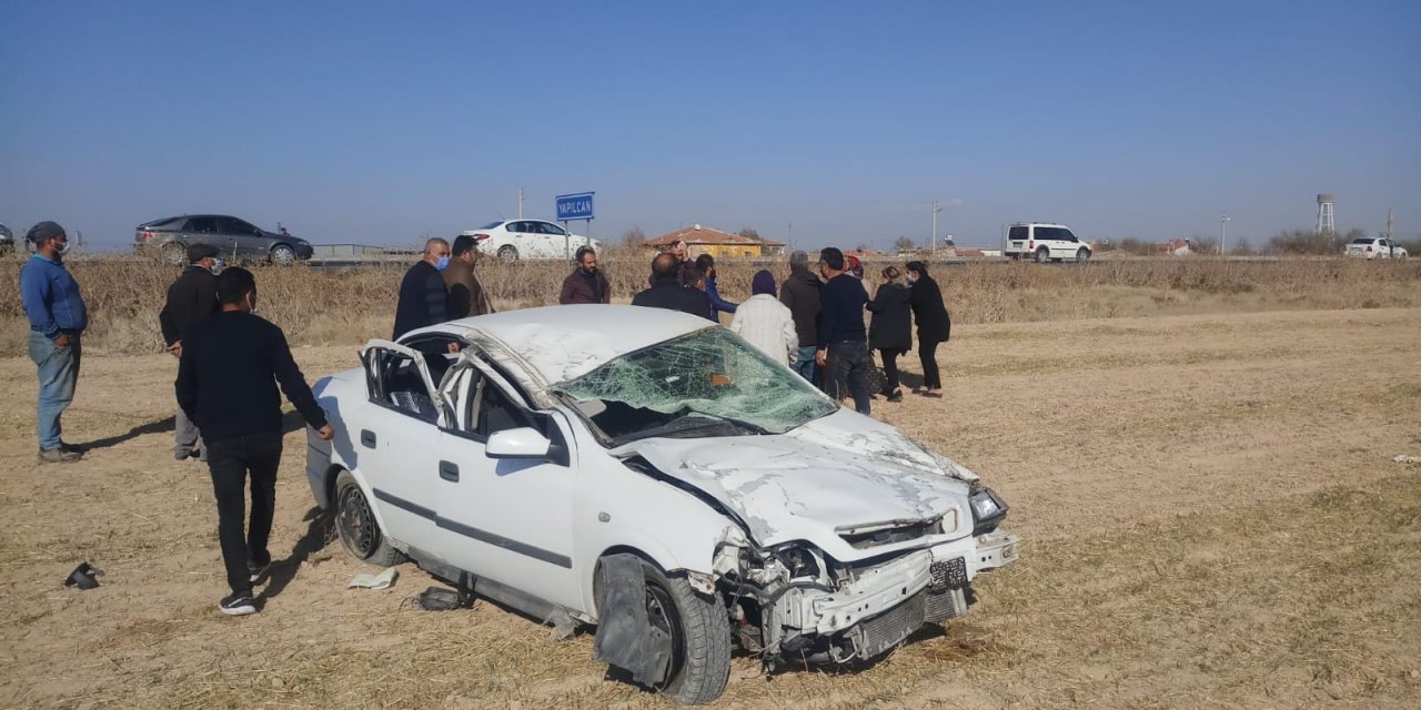 Konya yolunda otomobil devrildi: 4 yaralı