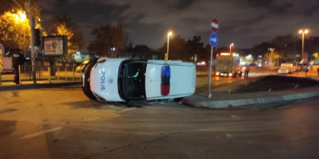 Sokak yasağında otomobil polis aracına çarptı! 2 polis ve kadın sürücü yaralı