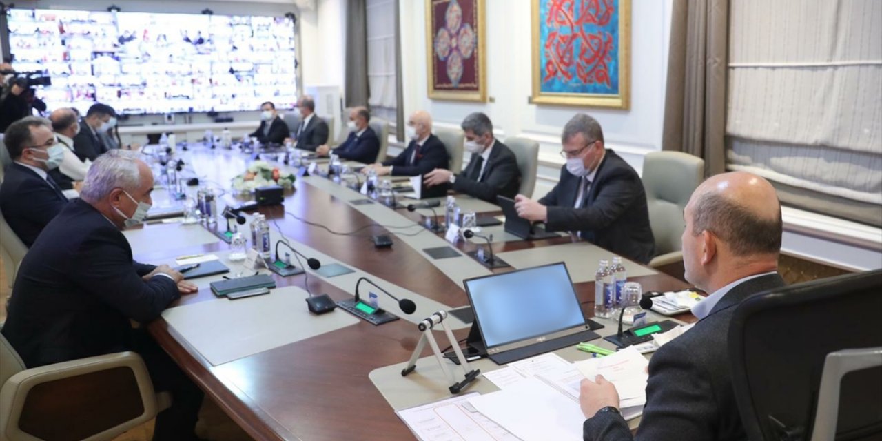 İçişleri Bakanı Süleyman Soylu'dan, 81 ilin valisine tavizsiz korona denetimi talimatı