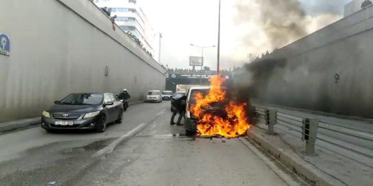 Zincirleme kazada sivil polis aracı alev aldı, polisler ölümden döndü