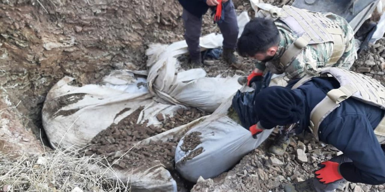 Bakanlık açıkladı! 1 tondan fazla esrar ele geçirildi