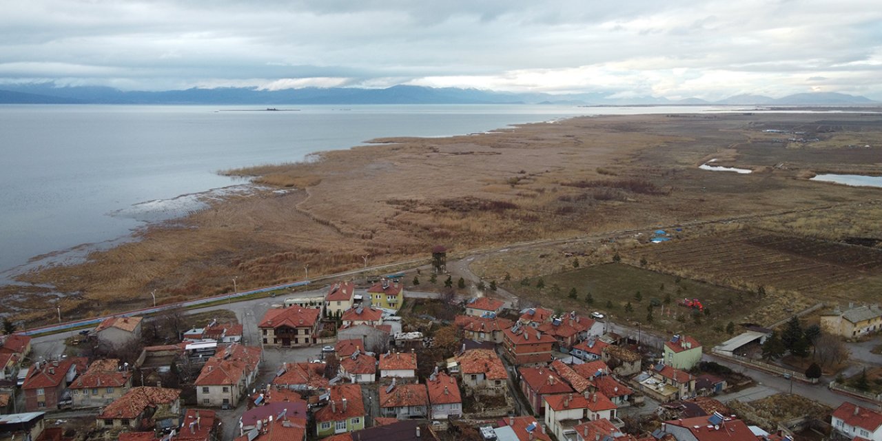 Tahıl ambarı Konya’da kuraklık alarmı! Beyşehir Gölünde su seviyesi azalıyor