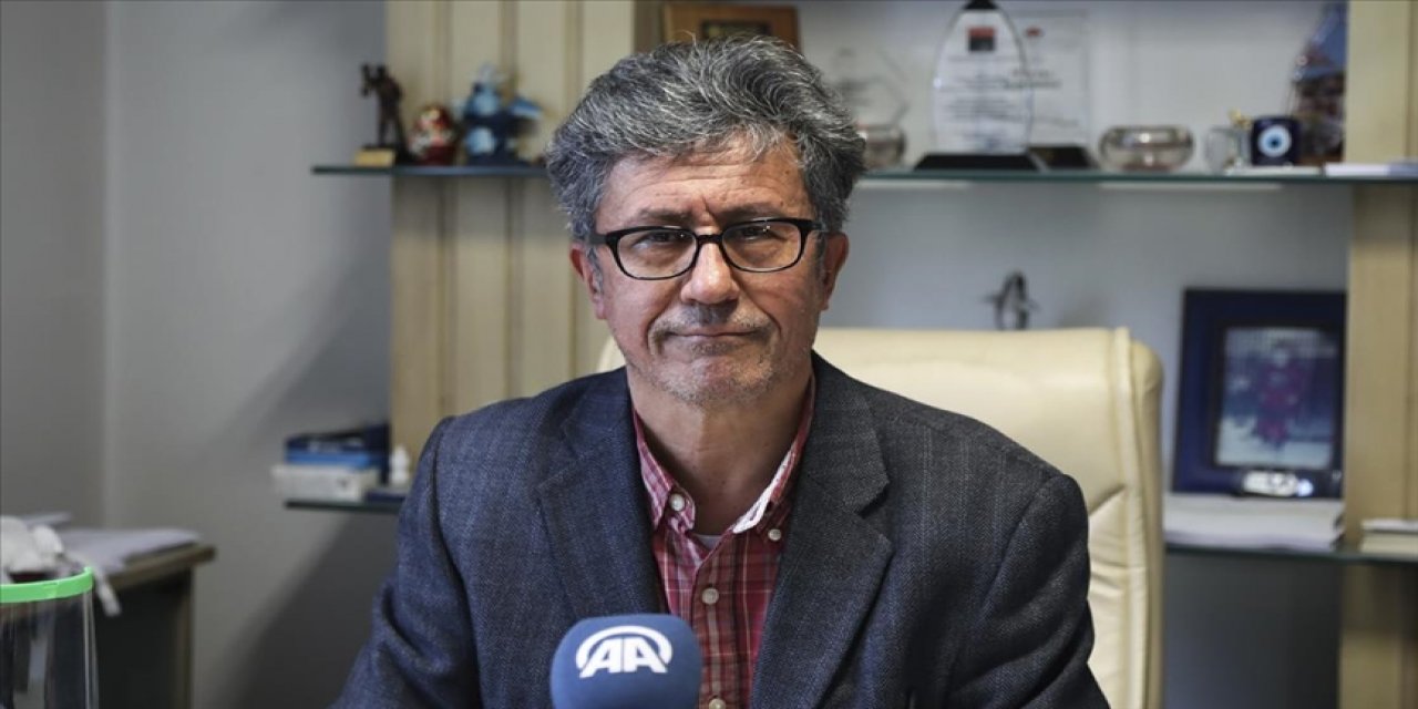 Kovid-19 aşısı için gönüllü olan profesör: ''İnsanlar aşılanmazsa bu pandemiyi yok edemeyiz''