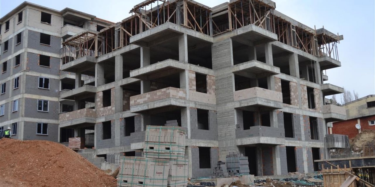 İnşaatın 4. katından düşen işçi hayatını kaybetti