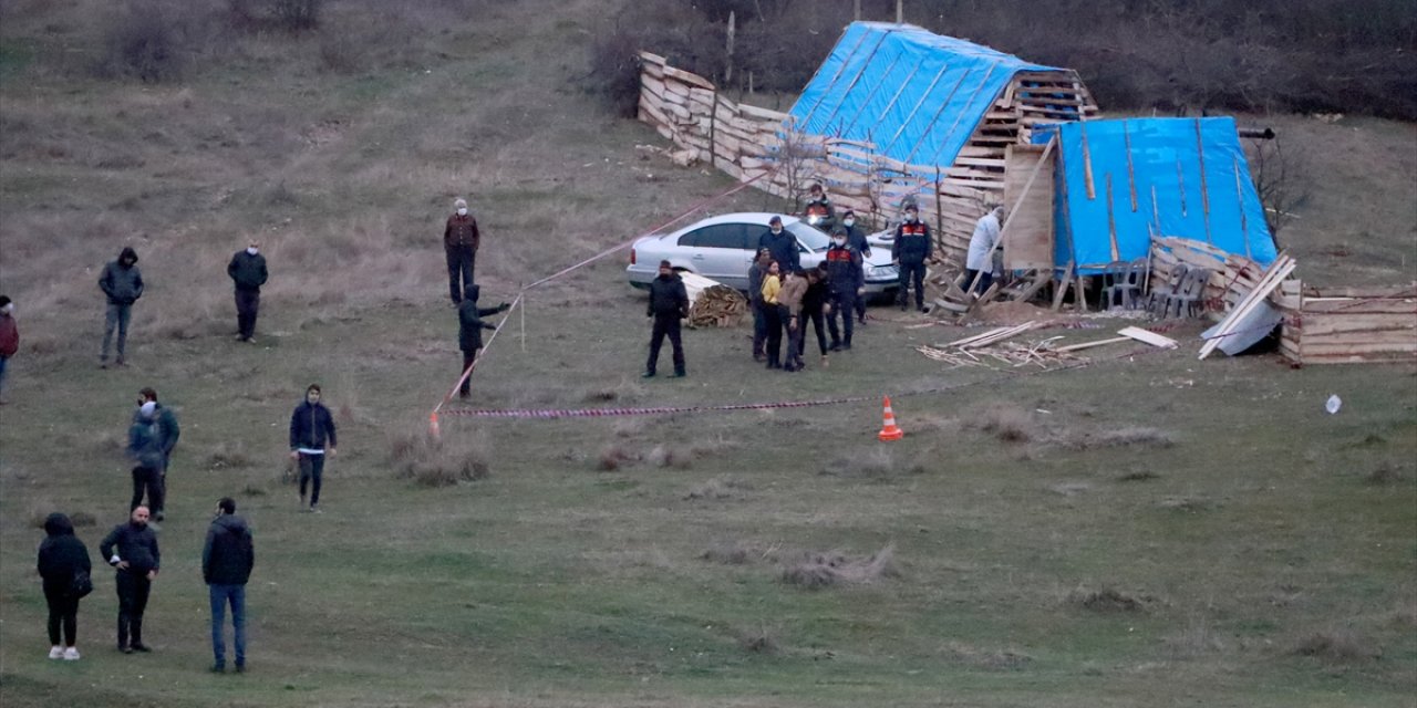 Yakınlarının haber alamadığı kişi ağılda silahla öldürülmüş halde bulundu