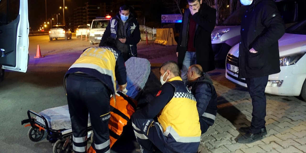 Kısıtlamada sokağa çıktı, durdurmak isteyen polise çarptı