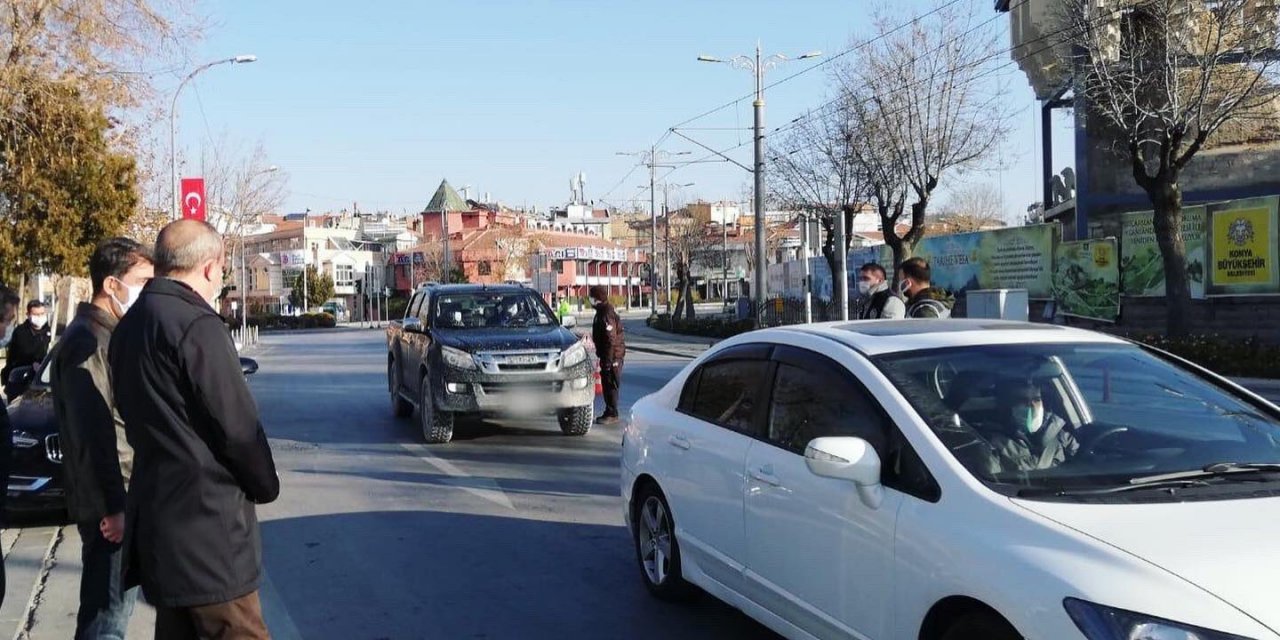 Konya’da sokağa çıkma yasağı denetimleri aralıksız sürüyor! Emniyet Müdürü Aydın, kontrol noktasında