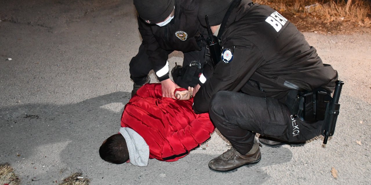 Şüpheli kaçtı, bekçiler peşini bırakmadı! Nefes kesen kovalamaca I VİDEO